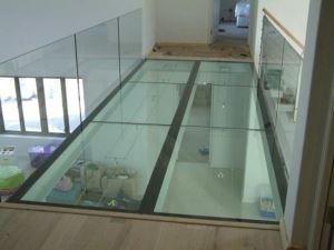 Vrstvené sklo pre podlahy