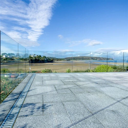 Moderná sklenená zábradlia