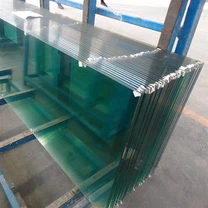 Panel z tvrdeného skla pre bezrámové sprchové dvere